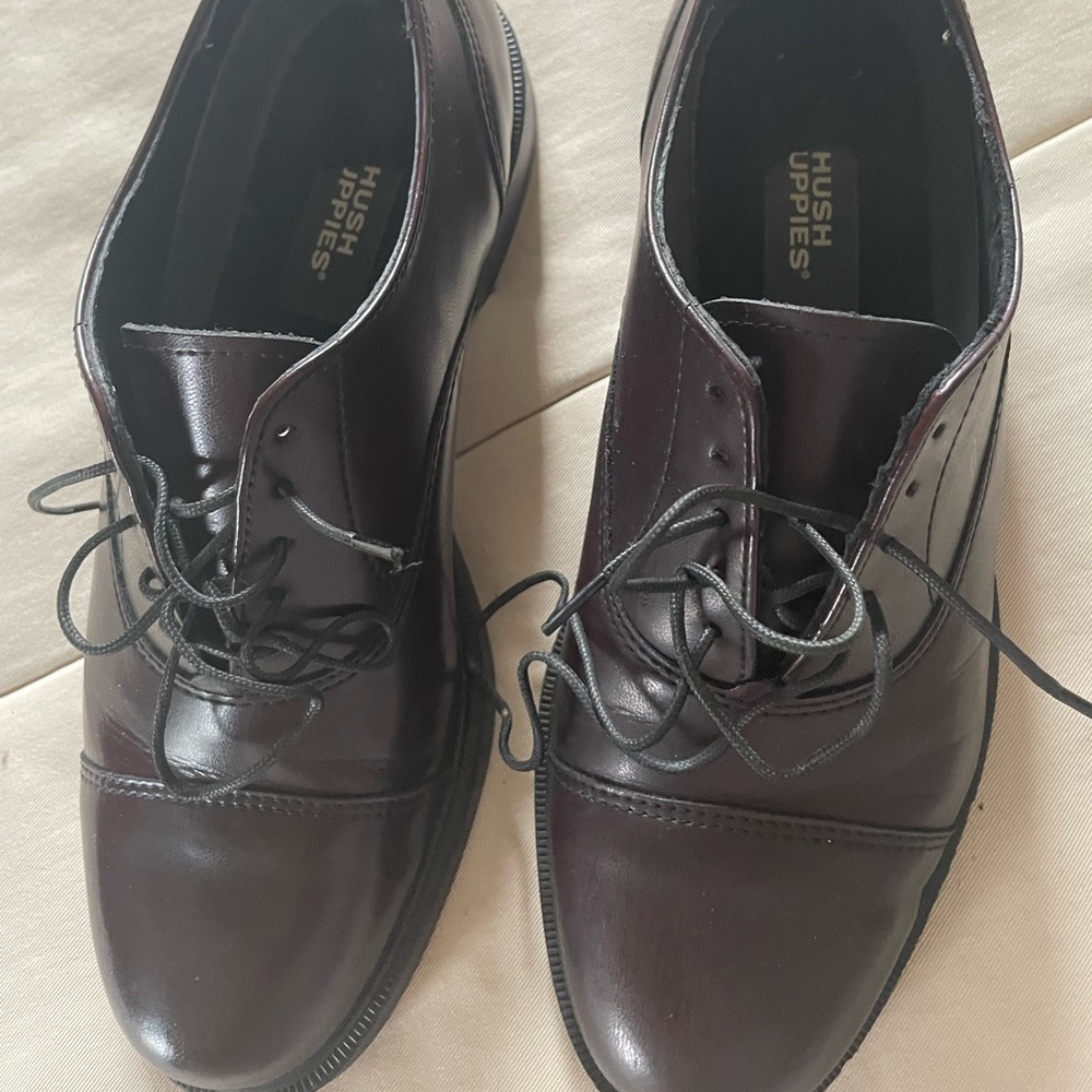 Hush Puppies brown Oxford Dress Shoes.  Very good to excellent condition.